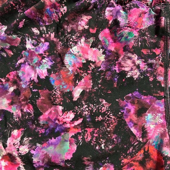 lululemon athletica Multicolor Athletic Shorts size 14 “track that short” 5 in - Picture 2 of 3